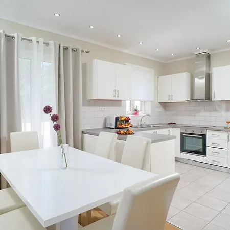 Villa Chrissi Seastar *